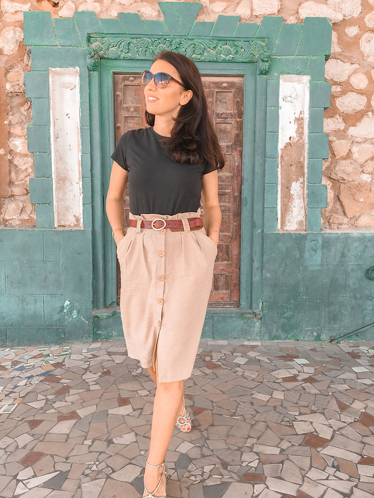 patron couture jupe papper bag droite Sydney en lin coton beige boutonnée sur le devant et avec une ceinture contrastante