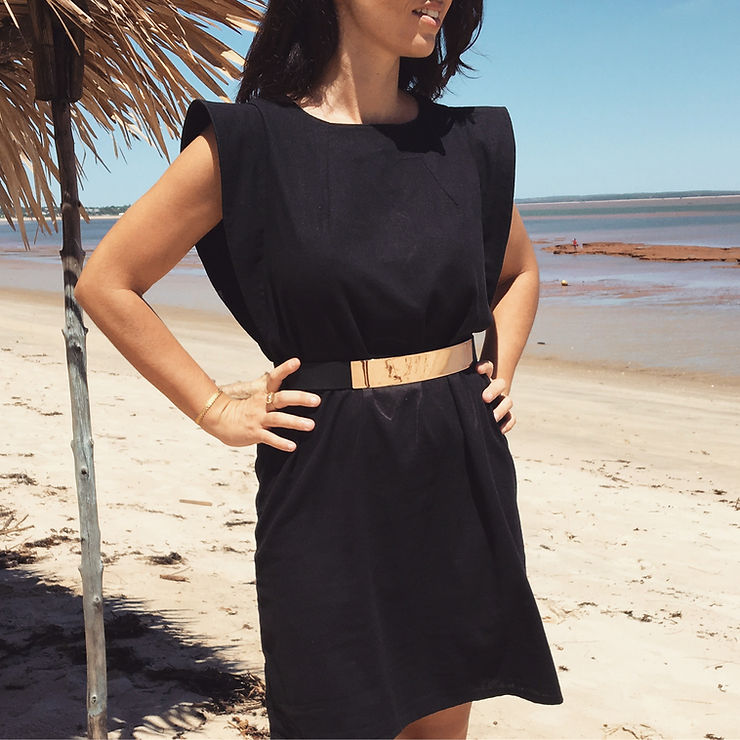 robe sans manche à épaulettes cousue main avec le patron du top auckland et un tissu lin coton noir